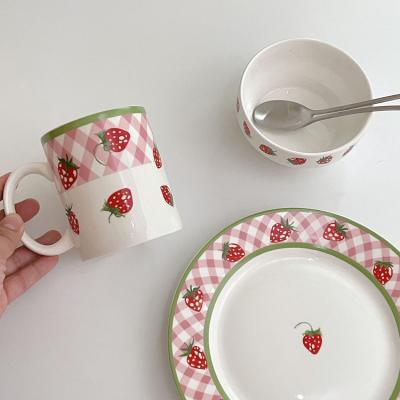 China Viable Strawberry Milk Coffee Tea Cup Dinner Dish Ceramic Rice Bowl Plates Dinnerware Set for sale