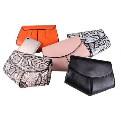 China Fashion Heart Shape Belt Bag Snake Pattern Coin Purse Mobile Phone Holder Belt Bag for sale