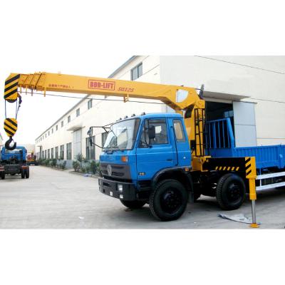 China TRUCK CRANE Small Hydraulic Lift Machine 12 Ton Telescopic Boom Truck Mounted Crane SQ12SA3 for sale