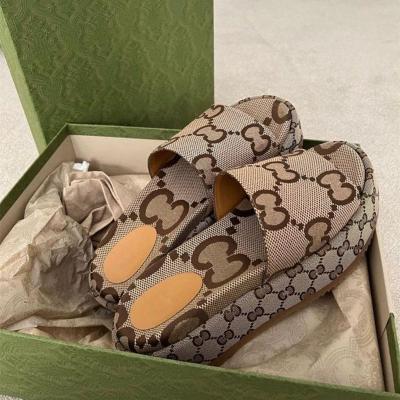 China Luxury Brand Women's Famous Brand Ladies Durable Thick Unique SlipperTop Quality Fashion Designer Flat Slippers Women Slippers Slides for sale