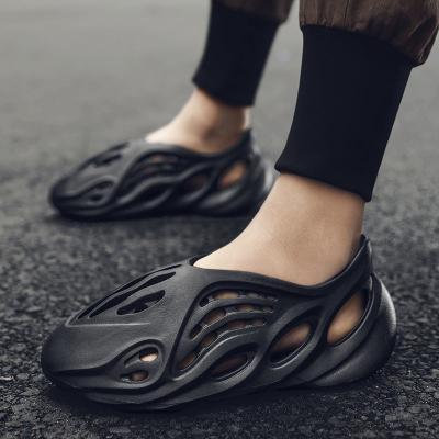 China New Styles Breathable Women Slippers Comfortable Soft Unique Slides Slippers For Men Indoor Slippers Slide Foam Runner Yeezy Slides Slippers for sale