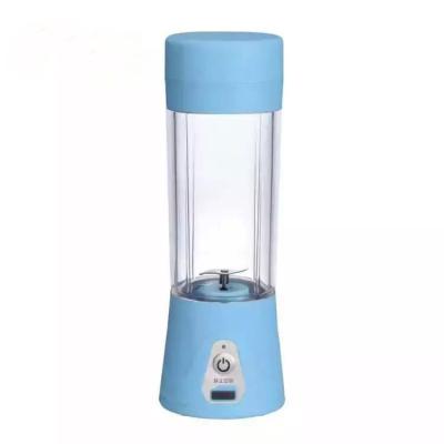 China 2000mAh 7.4V Portable Electric Fruit Blender Mini Juicer Cup Blender With Usb for sale