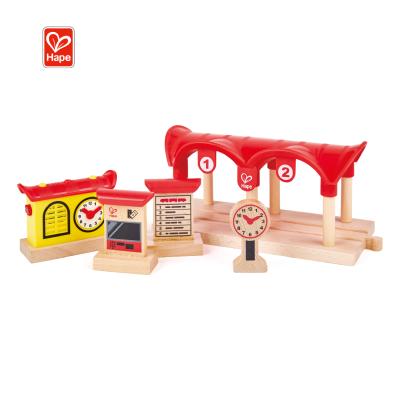 China Figure 8 Wooden Rail Kit Urban Scenario Simulated Railway Train Disc Listen And Light Railroad Station Wooden Toys Age Group 3Y+ for sale