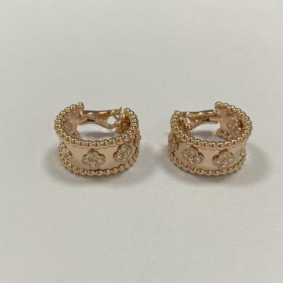 China Clovers  Van Cleef Arpels 18k Gold Earrings 0.62 Carat Diamonds Hoop Earrings for sale