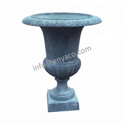 China Wholesale CLASSIC cast iron garden urn planter, outdoor design metal urns for sale