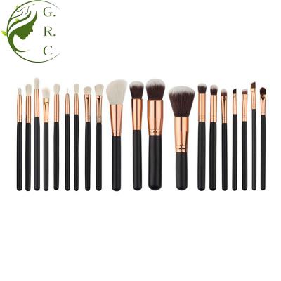 China Angular Blush Vegan High Quality Wooden Natural Hair Handle Rose Golden Private Label Professional Custom Makeup Brush Set en venta