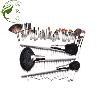 China Angular blush 32pcs 2018 hot sale beauty needs brush professional import animal hair stand private label makeup brush cosmetic makeup supplier Te koop