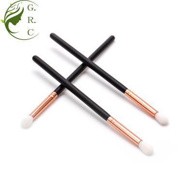 China skin-friendly china manufactures cosmetic blending brush round wooden aluminum eyeshadow olive hair nylon brush blending brusher for sale