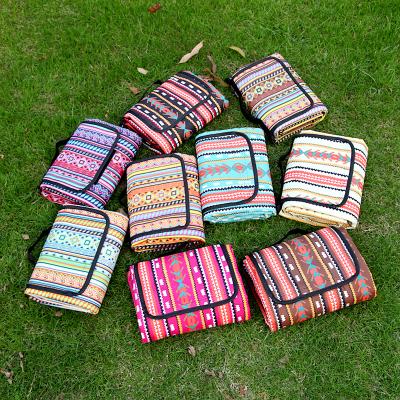 China Henghui Beach Mat Outdoor Camping Foldable Waterproof Portable Custom Comfortable Picnic Mat for sale