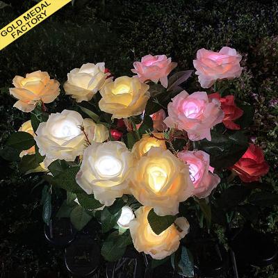 China Flor Luces De Estaca Outdoor Led Changing Muti Color Garden Lawn Decoration Solar Rose Lamp Solar Stake Lights Garden Stake Lights for sale