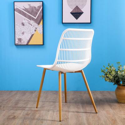 China Modern Unique Design Very Beautiful PP Plastic Chair Extendable Seat Wooden Legs Lounge Chair for sale