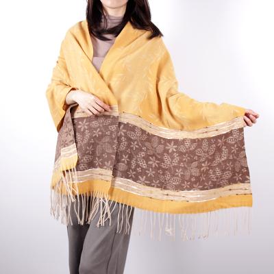 China Fashion hired women sell long soft cashmere scarf shawls wrapped in winter scarves with the thick shawls for sale