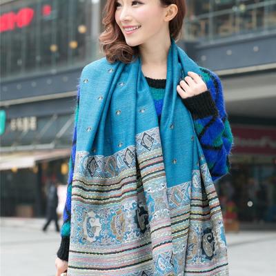 China New Latest Casual Fashion Scarf Designs Quilting Casual Loose Designer Knitted Shawls Scarf for sale