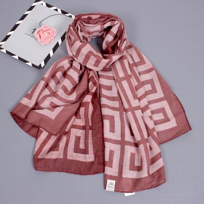 China Long fashion high-end leisure 2021 low price hot sale can be customized women silk scarf for sale