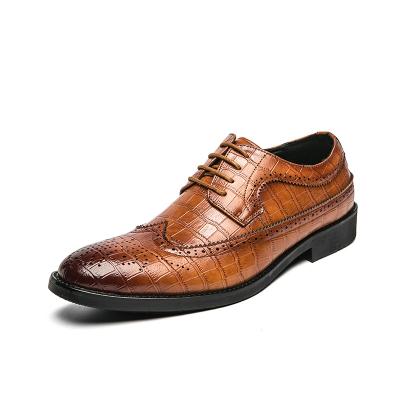 China Lightweight Luxury Classic Business Casual Dress Office Formal Leather Shoes For Men for sale