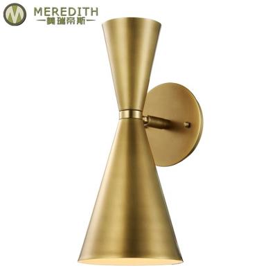 China EUROPEAN Nordic modern minimalistic fancy bathroom wall light decorative style brass wall lamp for sale