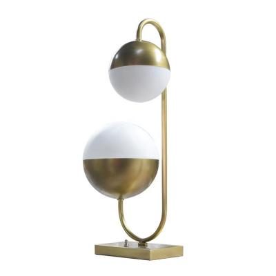 China Nordic EUROPEAN modern double light living room table gold desk lamp decorative brass head table lamp for sale