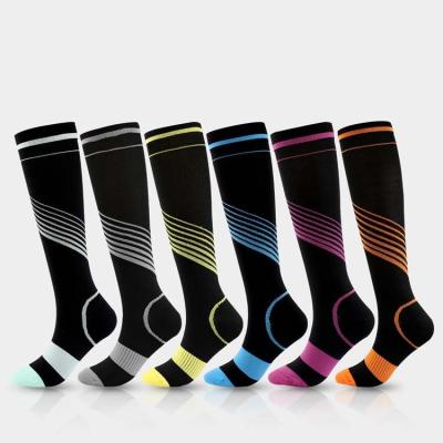 China New Design HY-806 2022 Color Sustainable Elastic Breathable Striped Sports Compression Soccer Cycling Socks For Man And Woman for sale