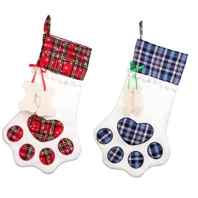 China Cute Amazon Most Popular Pet Cat Dog Paw Plaid Christmas Stocking For Christmas Decoration for sale