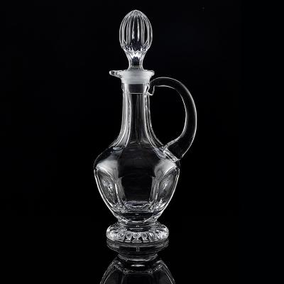 China Stocked 2021 Hot Selling Crafted Glass Glass Decanter And Whiskey Decanter Sets for sale