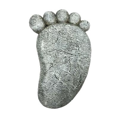 China Eco - Friendly Resin Garden Foot Shaped Stepping Stone for sale