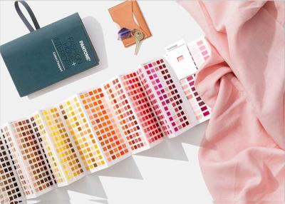 China Van katoenen de Kleurengids Versiepantone, Pantone-Kleurengrafiek het Gemakkelijke Dragen Te koop