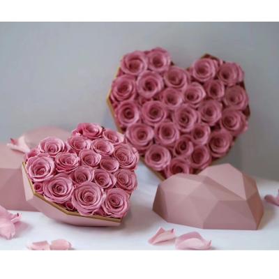 China Fast shipping valentines gift preserved rose flowers box gift preserved rose in heart shape box for sale