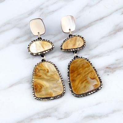 China Old Fashion Irregular Shape Acrylic Romantic Lucite Pendant Rhinestone Chain Mail Glass Earring For Women for sale