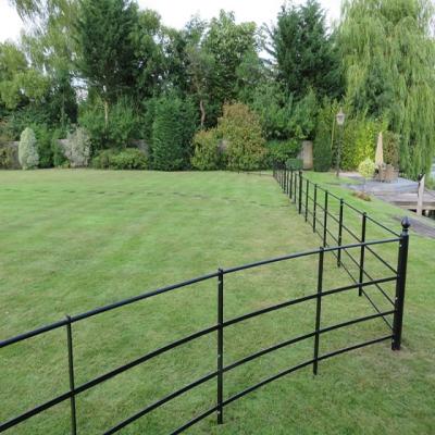 China EUROPEAN Stretcher Bar Welded Residential Estate Guard Dividing Garden Parkland Fence for sale