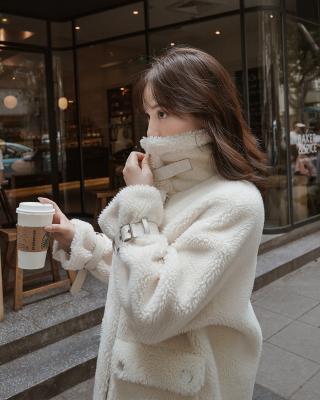 China Wholesale Anti-wrinkle Casual Long Women's White Women's Winter Coat With Fur Collar for sale