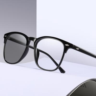 China 2021 Light Blocking Blue Light Blocking Rays Eyewear Rim Optical Frame Photochromic Glass Demi Eyewear for sale