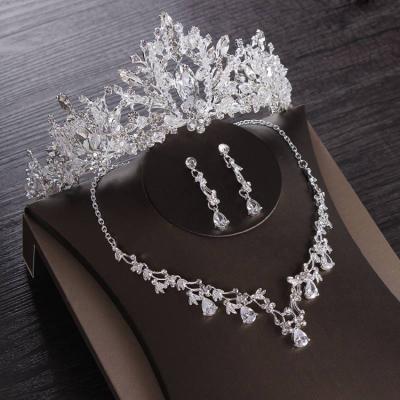 China Wedding High End Stunning Instant Bridal Crown Tiara Crown Necklace Earrings Set Handmade Rhinestone Tiara Crown for sale