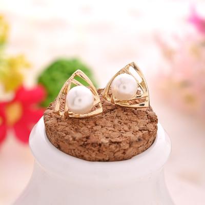 China FASHIONABLE TONGLING earrings for ladies cuff earrings pearl drop 2021 fashion zinc alloy earrings for sale