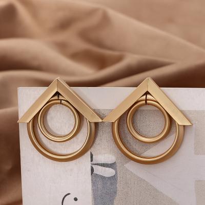 China CLASSIC 2021 New Design Fashion Stud Earrings For Women Jewelry High Quality Studs Circle Iron Geometric Earrings for sale