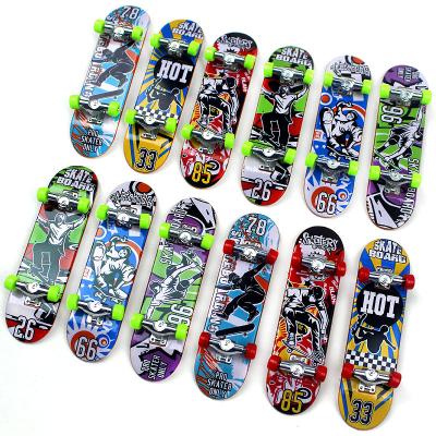 China Wholesale Popular Kids Mini Professional Complete Park Ramp Plastic Platform Fingerboard Sports Skateboard Skate Set Toys New for sale