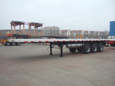 China 40T capaciteit 3 assen 40ft Super Single Tire Licht Gewicht Semi Flatbed Container Truck Tailer Te koop