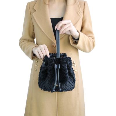 China Fashion Bq Winter Drawstring Cute Soft Plush Mini Tote Bucket Bag Woman Girls Single Shoulder Bag Cross - Body Even Handbags for sale