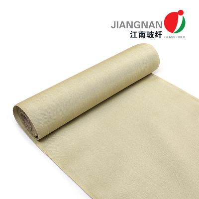 Cina la vermiculite di Rolls della coperta del fuoco della coperta 1520mm dell'isolamento termico 620g/Sqm ha ricoperto in vendita