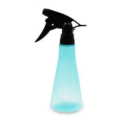 China Sleek Plastic Small Mouse Spray Bottle 0ml-250ml Fine Mist Hand-press Hand-press Sprinkling Can Empty Spray Dispensing Bottle for sale