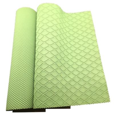 China Hot Embossing Neoprene Rubber Sheeting , 1.5mm Cooler Bags Thin Neoprene Fabric for sale