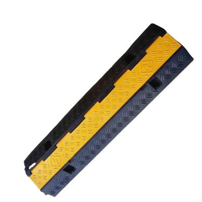 China Hot Sales High Quality 2 Channel Rubber Road Cable Protector Anti-UV for sale