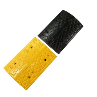 China Durable Indonesia Yellow And Black Rubber Deceleration Block Wheel Car Bump Speed ​​Pad for sale