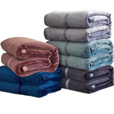 China Luxury Korean Solid Color Fleece Warmer Blanket Folded Custom Flannel Blanket for sale