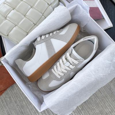 China 2020 Fashion Women's Running Sneakers Fashion White Sepatu Luxury Custom Leather Ladies' Designer Sport Fashion Platform Platform Sneaker for sale