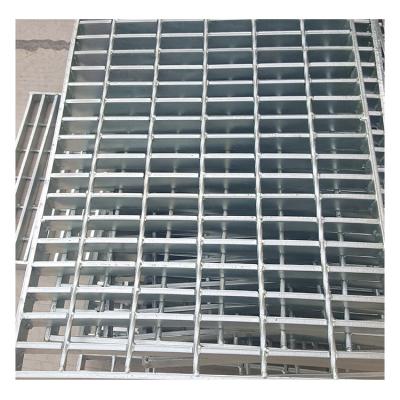 China Traditional Metal Building Materials Galvanized Steel Steel Grating Grating Hot Dipped Grating Flat Bar And Twisted Bar for sale