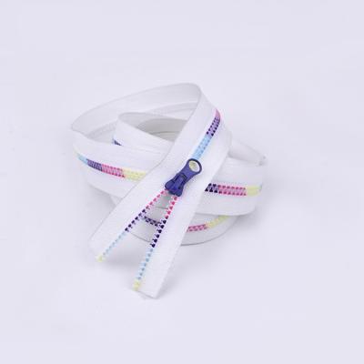 China Rainbow Waterproof Promotional Waterproof White Nylon Teeth Simple Invisible Zipper Dress Zipper for sale