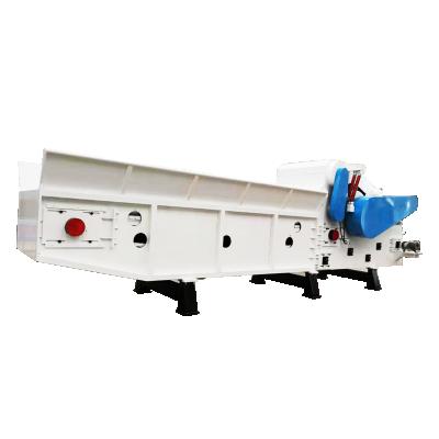 China Cultivates mobile diesel engine drum wood chipper with infeed and outfeed belt conveyor big size wood chipper for sale