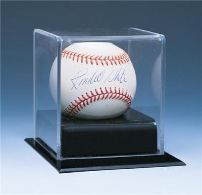 China Modern Customized Clear Acrylic Baseball Packing Box Baseball Display Rack With Black Base for sale