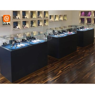 China Luxury Commercial Wooden Shop Counter Luxury Retail Wooden Jewelry Display for sale