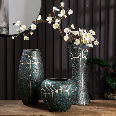 China Contemporary Painted Flower Gold And White Vase Hand Pinch Japanese Ceramic Porcelain Vases Large Vase for sale